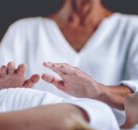 Link to Private Reiki Sessions Available at The Meetinghouse!